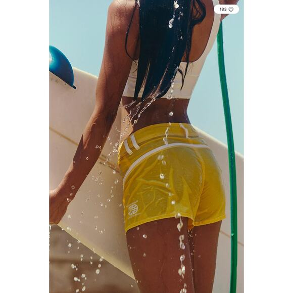 New! Free People Yellow & White Made Some Short Shorts, size 8 - Picture 4 of 13